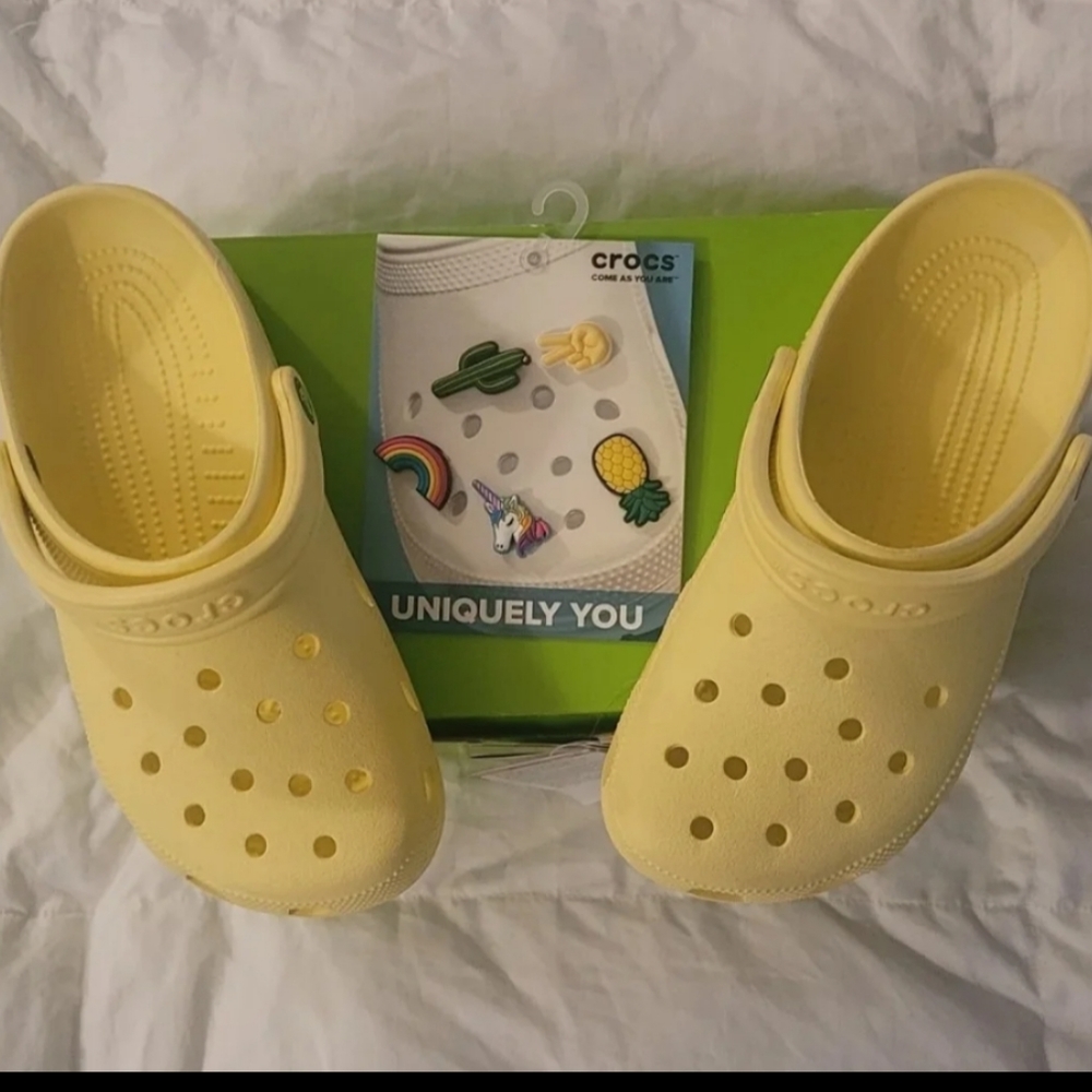 Crocs with Jibbitz Bundle NWT
